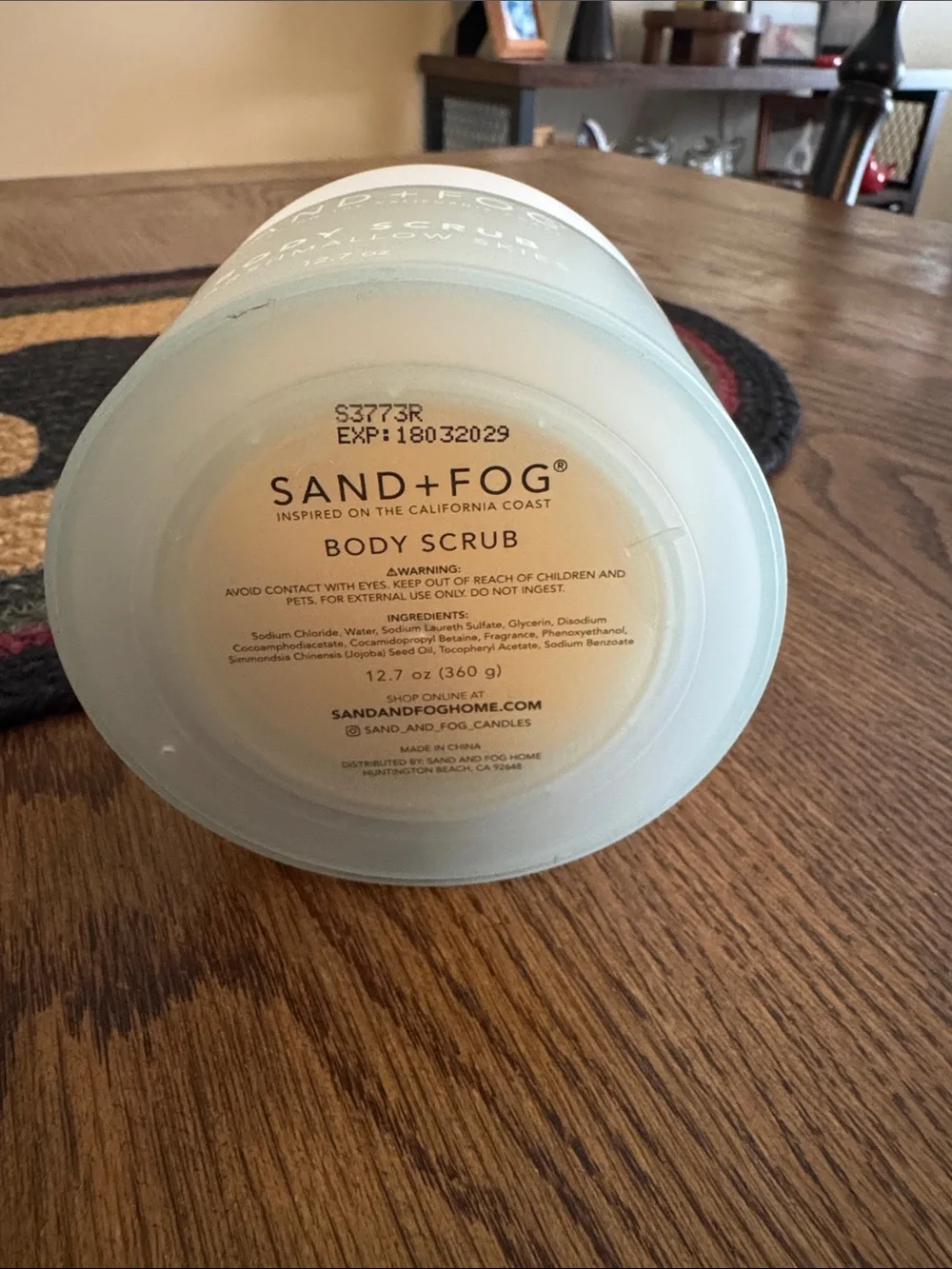 SAND+FOG Marshmallow Skies Body Scrub — White & Light Aqua